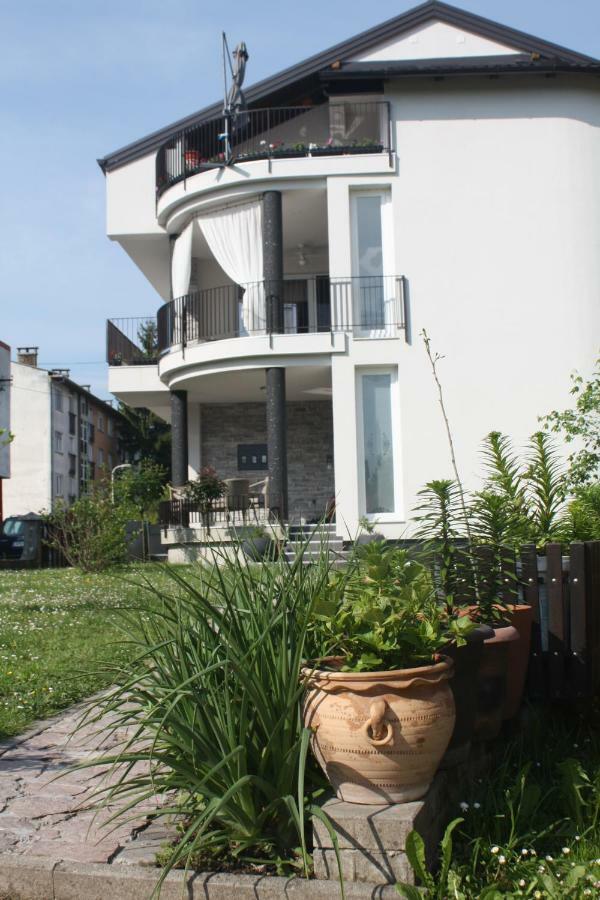 Lgp Exclusive Apartment Bihać Eksteriør bilde